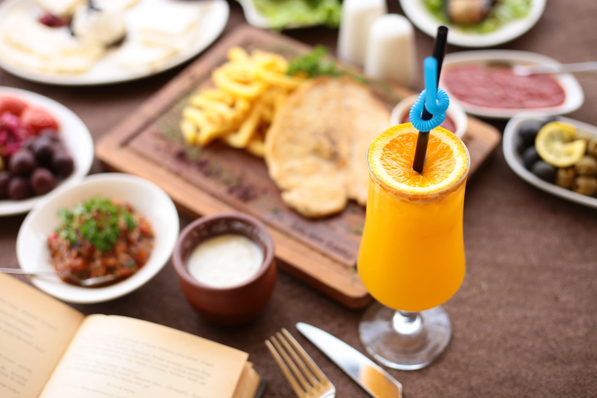 Hill Restaurant & Barlar